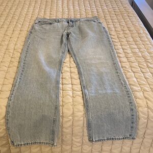 Old Navy Men 33x32 extremely broken in